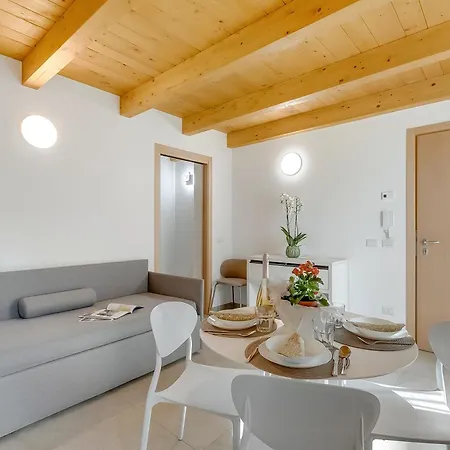 Residenza Lugana * ペスキエーラ・デル・ガルダ